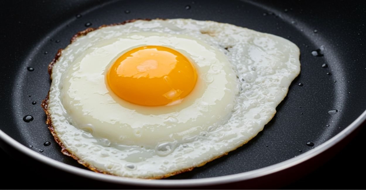 O Segredo para Ovo Frito Perfeito — Sem Grudar e Sem Estresse