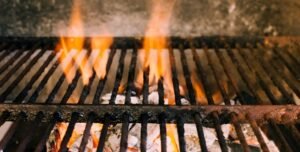 Como limpar a grelha da churrasqueira
