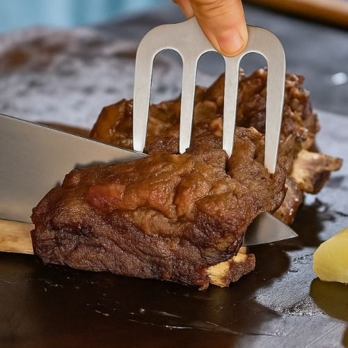 Na churrascaria ninguém resiste: costela com mandioca e muito queijo