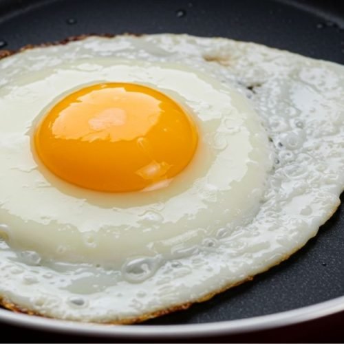 O Segredo para Ovo Frito Perfeito — Sem Grudar e Sem Estresse
