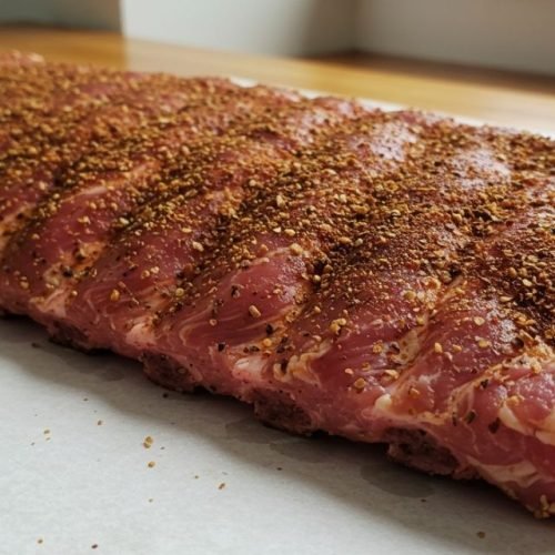Costelinha suína com dry rub estilo Memphis: a receita que faltava no seu churrasco