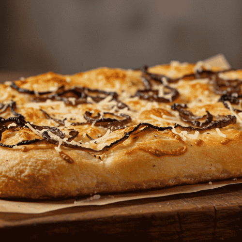 Focaccia de cebola caramelizada com parmesão: impossível resistir