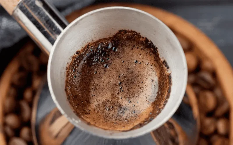 Nunca Mais Descarte a Borra de Café, Guarde e Espere